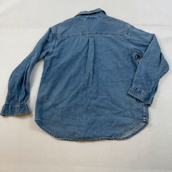 Casey & Max Floral Embroidered Chambray Vintage Button Down Size M - Picture 2 of 3